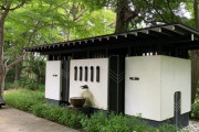 山のお寺さん境内にトイレを設置→糞をぶちまけられ水道破壊されトイペを盗まれ撤去
