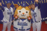 DeNA上茶谷＆入江、みなとみらいで爆笑トークショー！　上茶谷は来季に向けて「いい場面で投げたい、先発したい」小声で宣言も