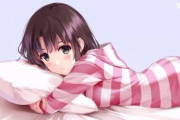 【画像】ちくわ先生が描いた添い寝少女のイラストが尊すぎる・・・。