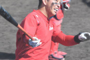 カープ羽月、シート打撃でマルチ安打＆盗塁！元気ハツラツ声出しも！