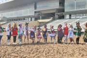 【画像】ウマ娘の聖地・佐賀競馬場でコスプレーヤーが走る　参加者は「進まない」と悲鳴