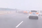中国の高速道路で濃霧が発生 → ガチで洒落にならん事故が発生してしまう…