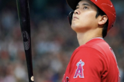 大谷翔平、右肘手術成功　来季開幕から打者　25年二刀流復帰へ