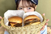 【≠ME】落合希来里、パティ？それともチーズ？．．．やっぱりバンズでしょ🍔
