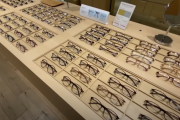海外「たったの30分で眼鏡ができるなんて凄すぎる！」日本の眼鏡屋に対する海外の反応