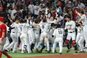 【動画】WBC侍ジャパン勝利時、センバツ開催中の甲子園が異例の光景に！審判員も困惑ｗｗｗｗ