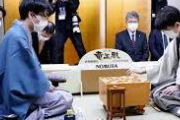 【将棋】藤井三冠が豊島竜王にストレート勝ちで竜王戴冠！！　棋士序列トップに　10代四冠も史上初・・・第34期竜王戦