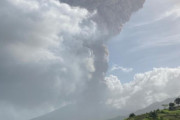 【活発】カリブ海にあるスフリエール山が噴火…住民に避難命令