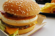 【悲報】マクドナルド、店員のマスク着用禁止だった