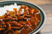 「ハヤシライス」←人気のカレーとビーフシチューのハイブリッドみたいな料理なのに人気イマイチな理由