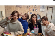 【画像】“ツヨカワクイーン”RENA、美人4姉妹ショット公開！ｗｗｗｗｗｗｗｗｗ