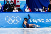 【北京五輪】中国代表、転倒して最下位に→SNSで「恥さらし」などと非難の的に