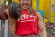 【動画】浜口京子さん、ダンベルガール30kgを笑いながらやってしまうｗｗｗｗｗｗ