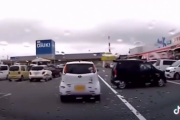 【動画】頭から突っ込んで駐車するマン、逝くwwww