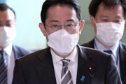 岸田首相「外国人観光客にはマスク着用徹底させます！！」