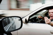 煽られ運転する奴なんなの?