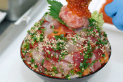 このレベルの海鮮丼にいくらかけられる？