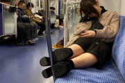 【画像】電車で行儀のいいまんさんがこちら