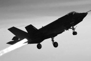 米海兵隊「F-35B 1個どっか失えた。ステルスだから見つからへん」