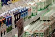 【牛乳】「妻が何度言っても間違えて買ってくる…」　“牛乳”と“乳飲料”どう違う？ 見分け方をメーカーが解説