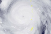 大型で猛烈な台風19号、今後さらに発達。三連休は死ぬ