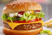 米マクドナルドがディストピア飯を販売！！肉不使用で100％植物植物原料のハンバーガー「McPlant」登場