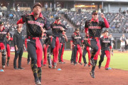 【海外の反応】新庄監督プロデュースのド派手ユニが初お披露目【NPB】