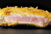 「美しさに目がくらんでいたら食中毒に！」危険なトンカツの断面美学