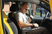 プーチン氏、生活苦からタクシー運転手のアルバイト経験明かす