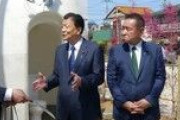 川口クルド問題、地元の新藤義孝再生相が破壊トイレ視察「いてはいけない人は国外退去」[4/14]  [昆虫図鑑★]