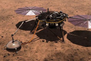 NASA、火星で立ち往生した探査機に自ら叩くよう指示→ 無事に動き出す