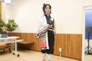 【画像】鬼滅の『胡蝶しのぶ』コスプレを研ナオコがやった結果ｗｗｗｗ