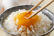 【TKG】卵かけご飯、日本人の55％がぐちゃぐちゃに混ぜて食べるもよう…