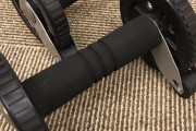 腹筋ローラーとかいう器具が気になってるんやが