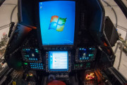 【画像】フランス空軍さん最新型戦闘機にWindowsOSを搭載してしまうｗｗｗ