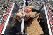 【画像有】外でモンハンの肉焼きセットしてる