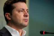 【漢】ウクライナ・ゼレンスキー大統領「敵はワイを第一の標的に定めた。ワイは首都に留まる」