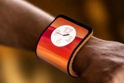 モトローラが「腕に巻くスマホ」を発表！！ いよいよスマホが進化するか？