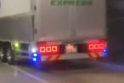 【動画】「トンネル内で大型トレーラーに立て続けに追い抜かれました…娘も真っ青です！」←これどっちが悪いの？？