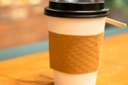 夫「外でコーヒー飲むな」　嫁「いいでしょ別に」　コロナで収入が減ったのに浪費が止まらない妻　日本はここまで落ちぶれたか・・・