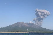 日本の桜島が噴火したぞ　“最初のを撮影した人は生きてるの？”　【海外の反応】