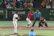 【巨人対広島10回戦】巨人・ケラー牽制悪送球…
