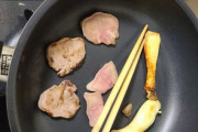 1人焼肉してる………
