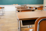 大阪府内の公立学校6月15日から通常授業に　知事、長期休暇縮小を示唆
