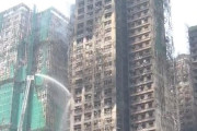 【激ヤバ】香港大火事、原因調査や再発防止を香港政府へ請願した人物を当局が逮捕