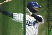 中日京田が片岡２軍監督からマンツーマン指導　形から入らず、決まった方向へ打つことを徹底することを確認