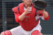 カープ育成出身捕手・持丸がプロ初盗塁阻止！