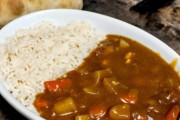 外人「ジャパニーズカレー最高！インドカレーまっず！」日本人「インドカレーのほうが安い！美味い！」