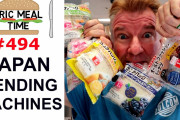 海外「自販機からこんなものが出てくるとは！」東京では自販機の食べ物だけで1日過ごせる！？アメリカ人が試してみた