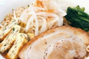 【衝撃画像】『ちいかわ』の二郎ラーメン店、ガチでヤバイ状態になってしまう！！！！！